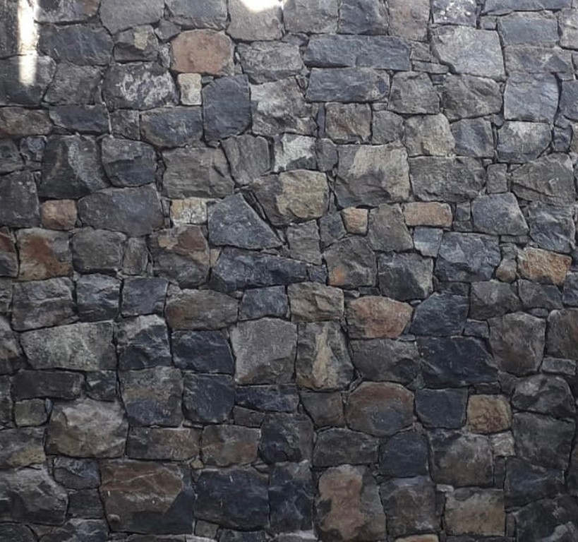 Muro - En Piedra Negra